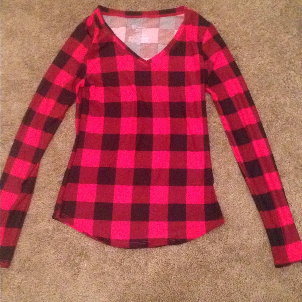 Long sleeve shirt.